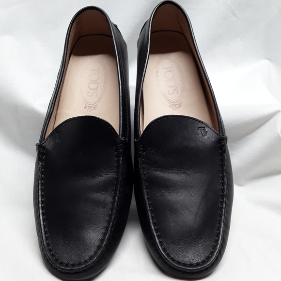 Tod's Black Leather Loafers - Picture 7 of 13